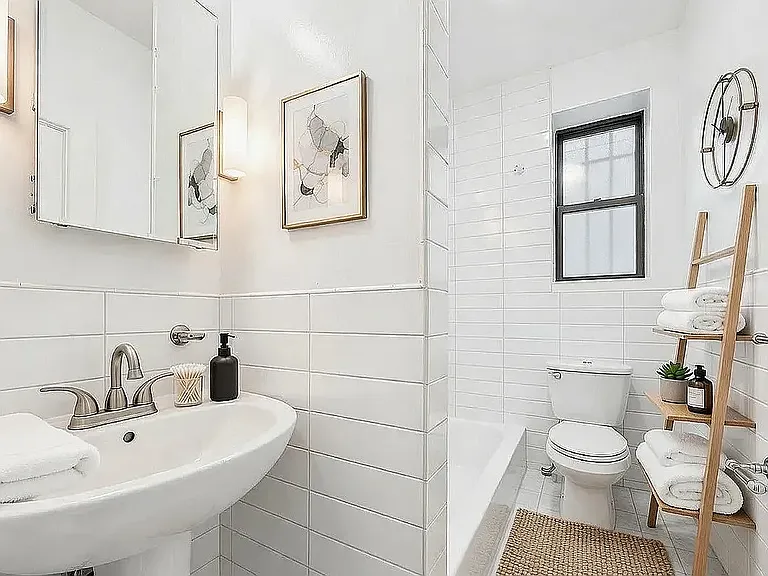 405 W 45th St #1A — Photo 5