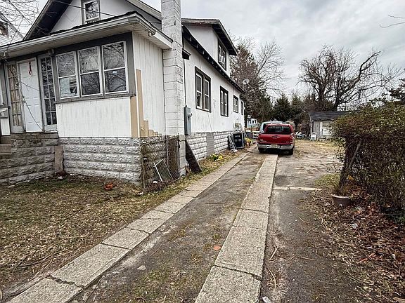 3rd image of 26 E Reading Ave