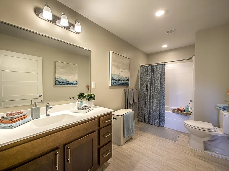 Full Bathroom