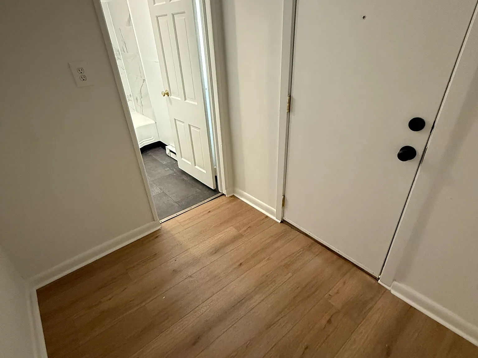 Studio, 450 sqft, $975 — Photo 3