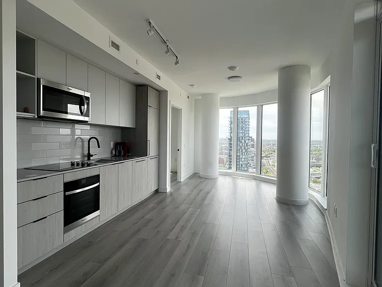 1185 Dupont St #2102 — Photo 3