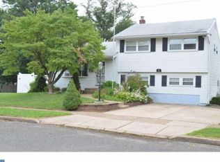 8 Briar Rd, Maple Shade, NJ 08052