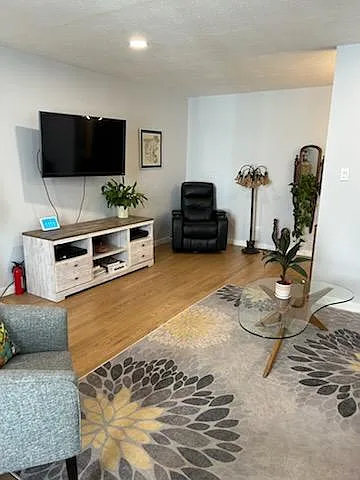 3373 S Monaco Pkwy — Photo 5