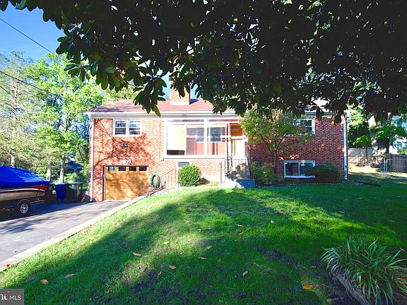 3rd image of 8909 Dogue Dr