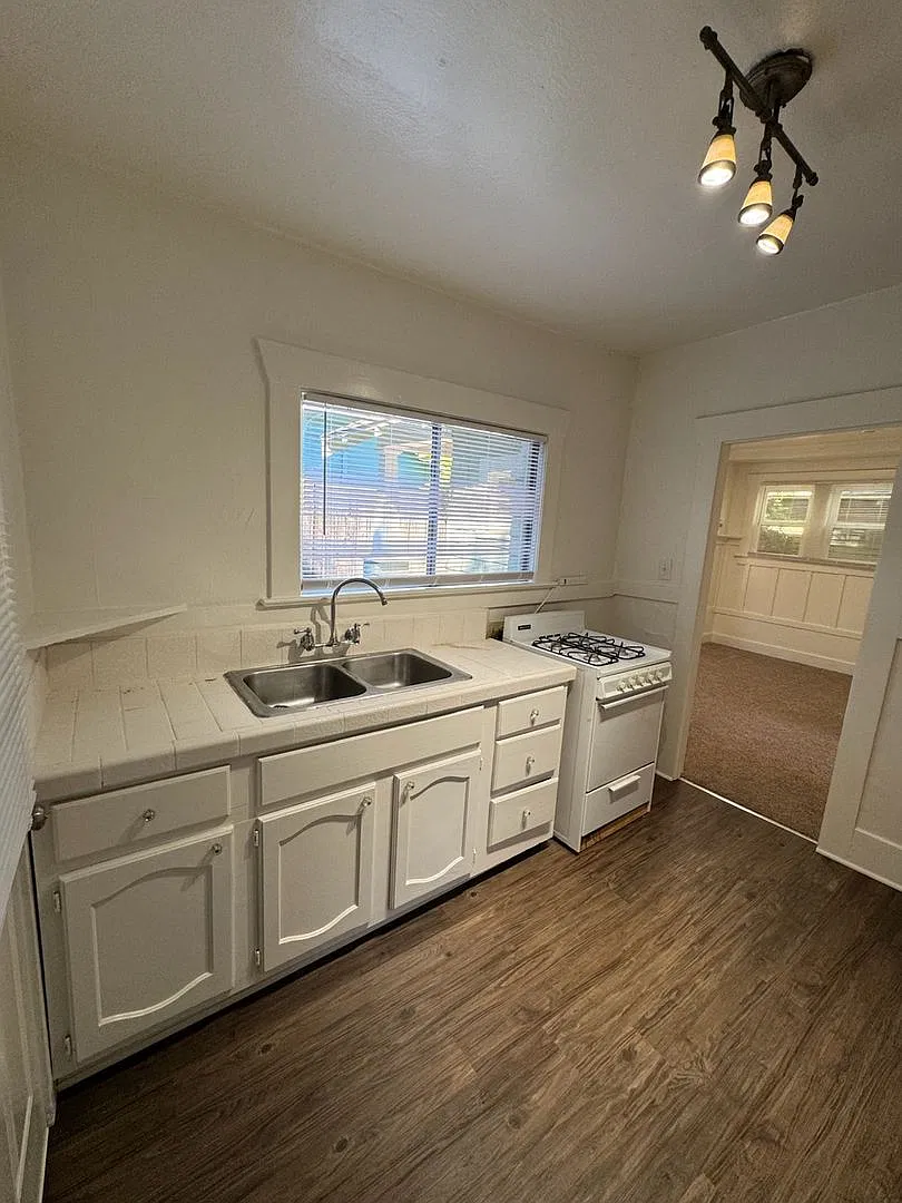 421 W. De La Guerra Street, Santa Barbara, CA 93130 — Photo 2