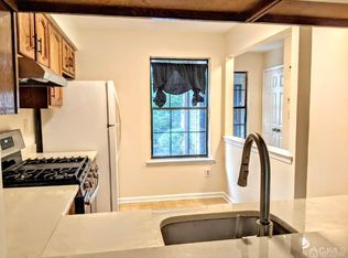 106 Woodbridge Commons Way #106, Iselin, NJ 08830