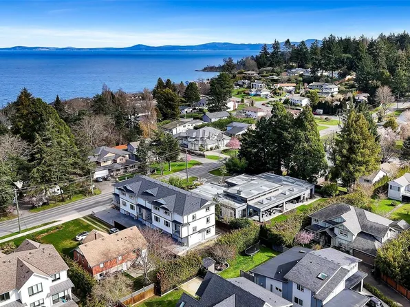 1559 Ash Rd #1, Saanich, BC V8N 2S9