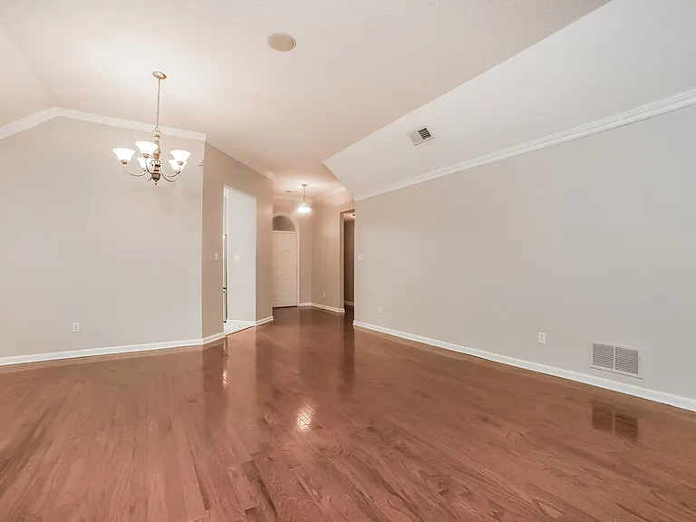 3950 Spring Lakes Cir — Photo 4