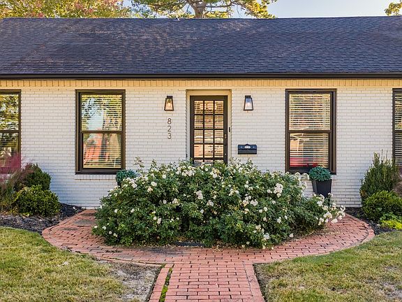 3rd image of 823 Ridgecrest Dr