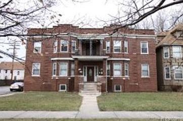 2nd image of 1810 E Grand Blvd