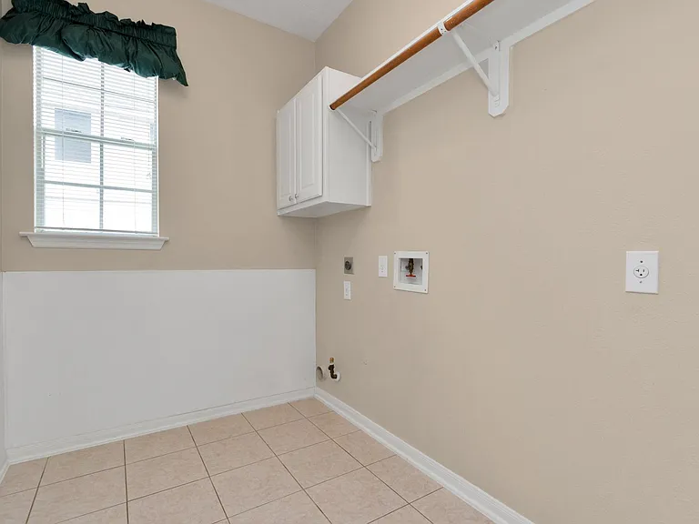 1915 Crescent Oak Dr — Photo 18