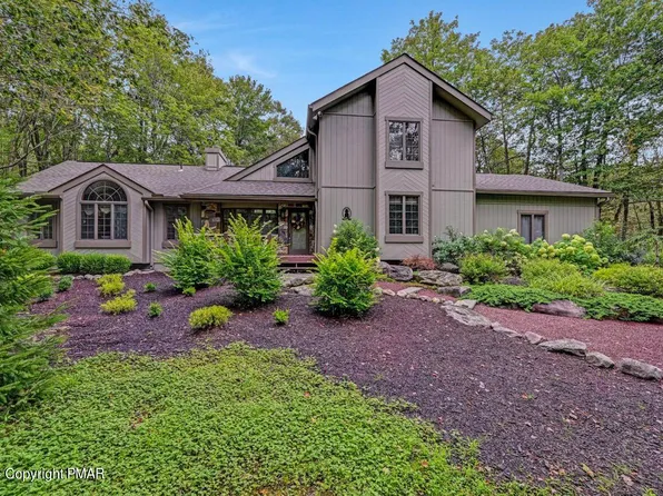 3203 Paul Bunyan Trl, Pocono Pines, PA 18350