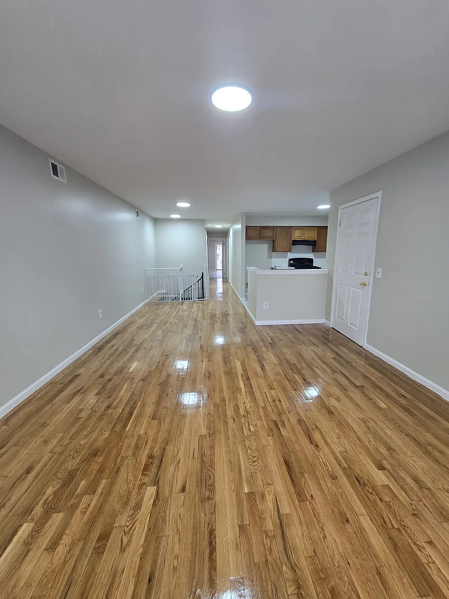 Building Photo - 297 Avon Ave #A1