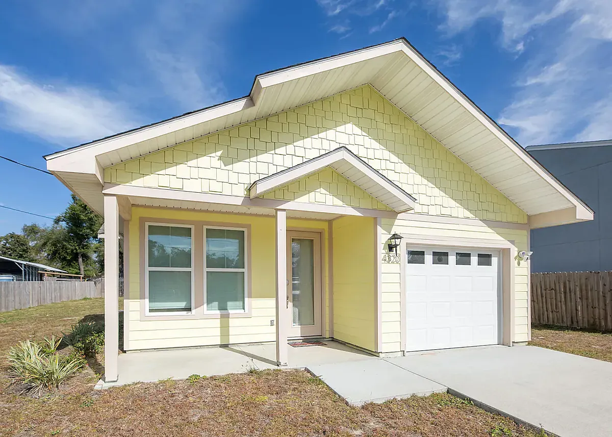 4 bed, 1240 sqft, $4,500 — Photo 1