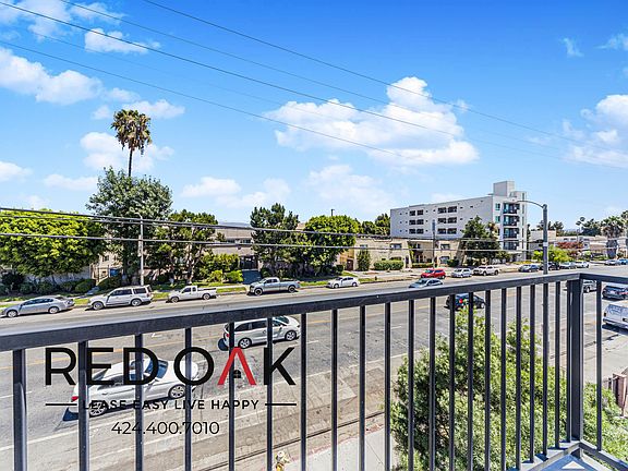 3rd image of 8827 Van Nuys Blvd #201