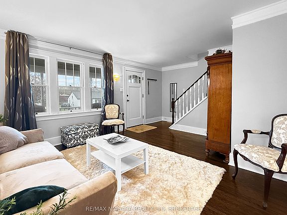4th image of 361 Bowen Rd