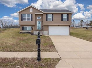 928 Winston Ct, Hillsboro, MO 63050