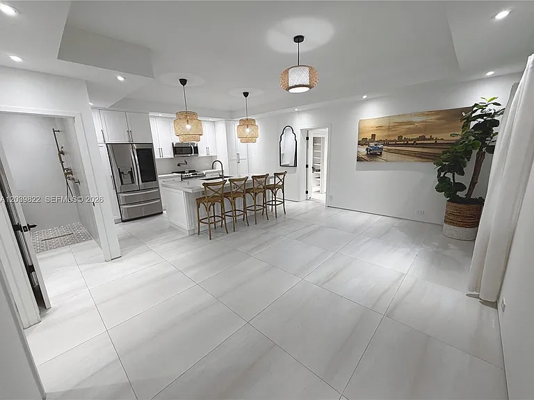 4712 SW 64th Ct — Photo 2