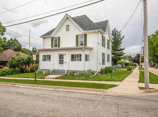 1017 9th Ave, Monroe, WI 53566