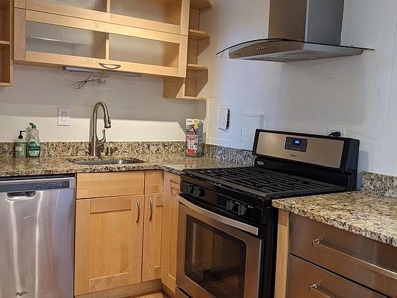 5th image of 2030 N Adams St APT 1206