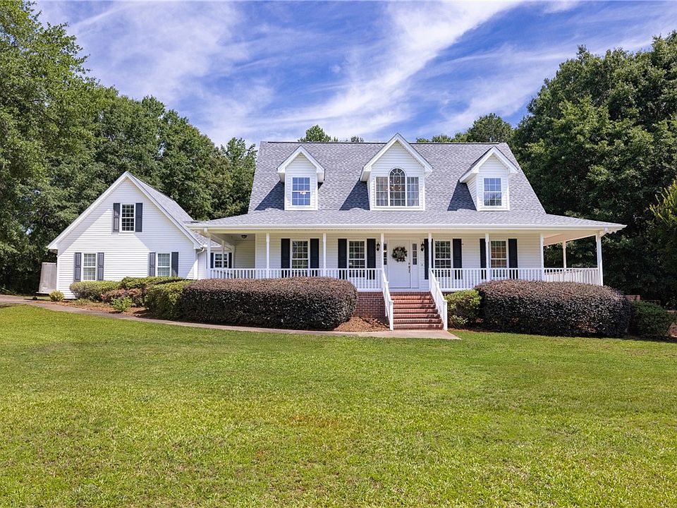 1st image of 105 Planters Dr