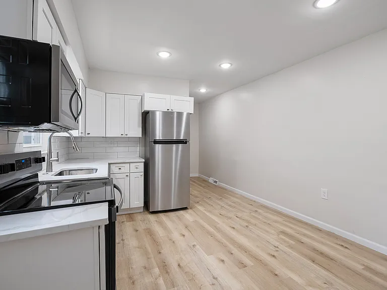 138 S 17th St — Photo 3
