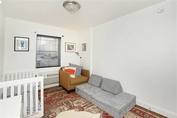 Sold by REMAX Elite | media 11