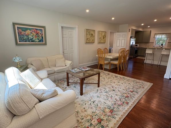 74 White St