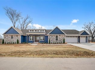 533 Forrest Dr, Pea Ridge, AR 72751