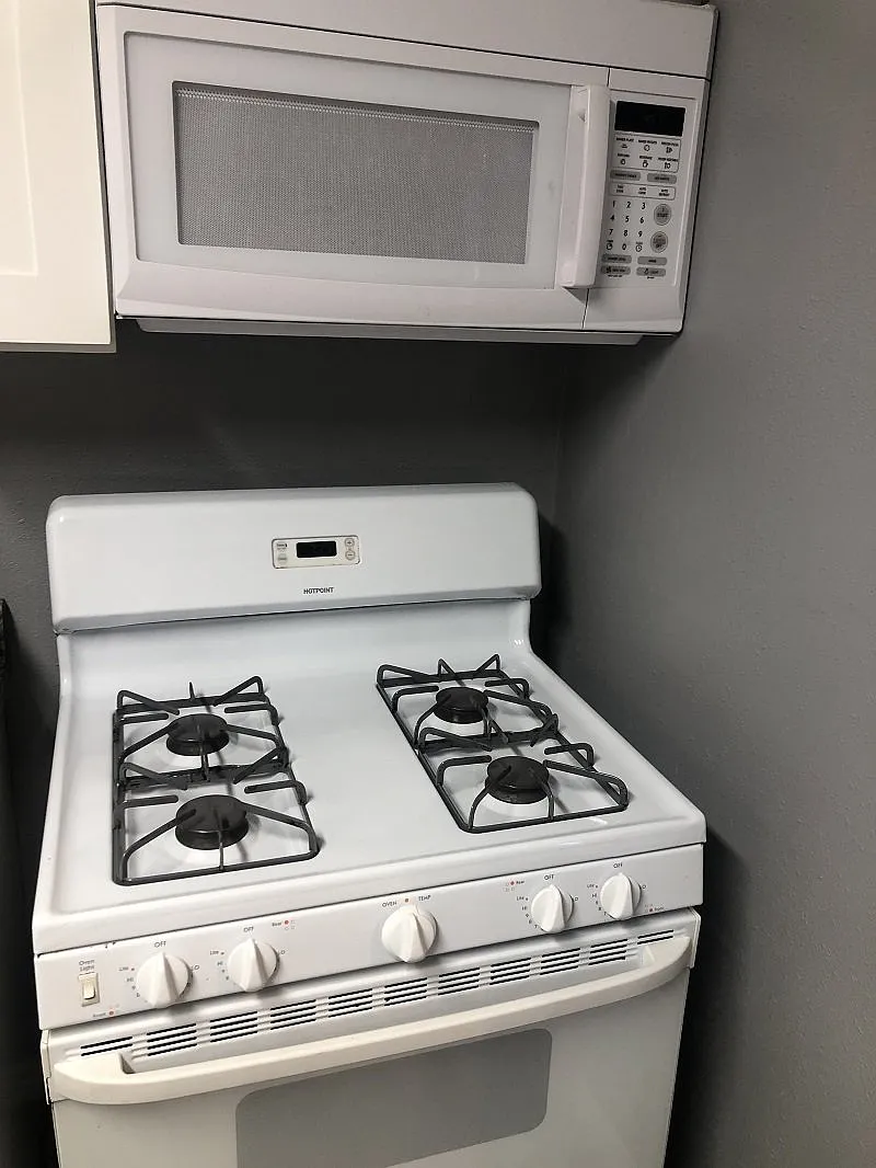 2 bed, 1.0 bath, 968 sqft, $1,260 — Photo 4