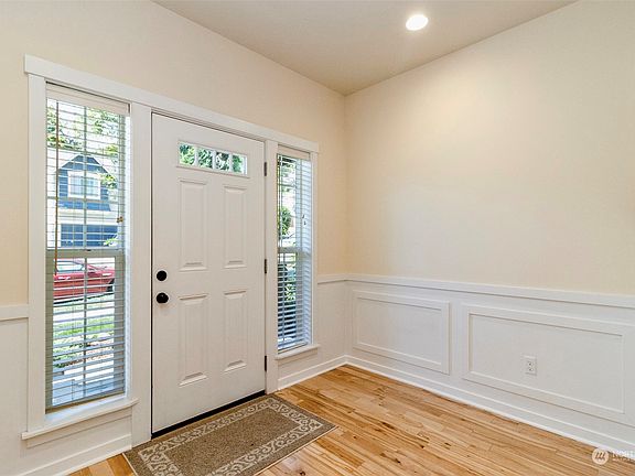 3rd image of 1019 117th Drive SE