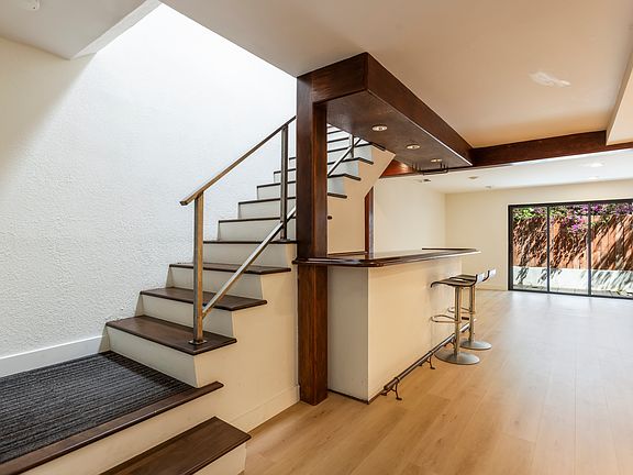 5th image of 1833 11th St APT 5