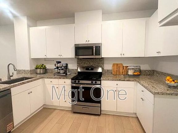 3rd image of 15988 Lasselle St #2