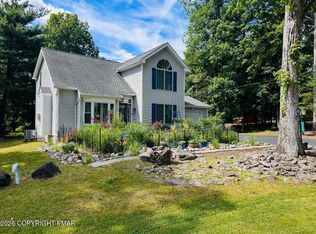 215 Spicebush Dr, East Stroudsburg, PA 18301