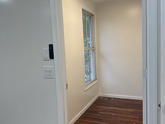 5th image of 3262 Harding St