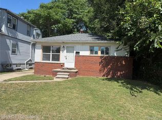 1967 Garrick Ave, Warren, MI 48091
