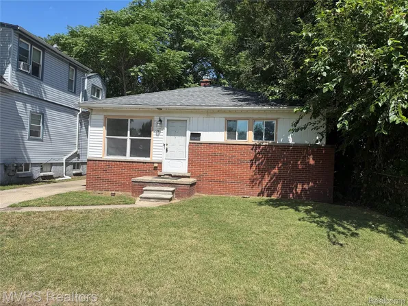 1967 Garrick Ave, Warren, MI 48091