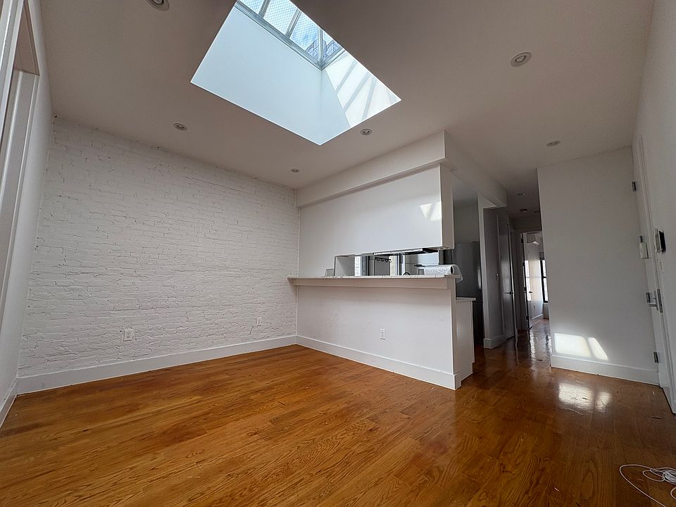 1st image of 878 Pacific St #4A