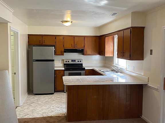 5th image of 215 N Palm Ave