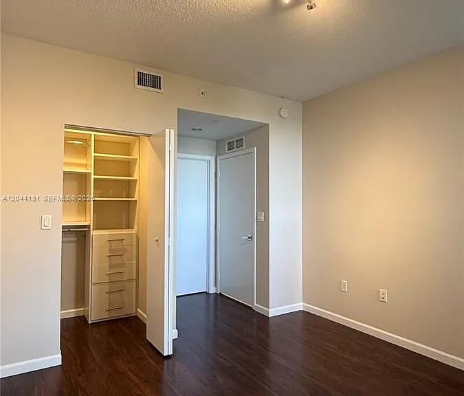 600 NE 27th St #802 — Photo 20