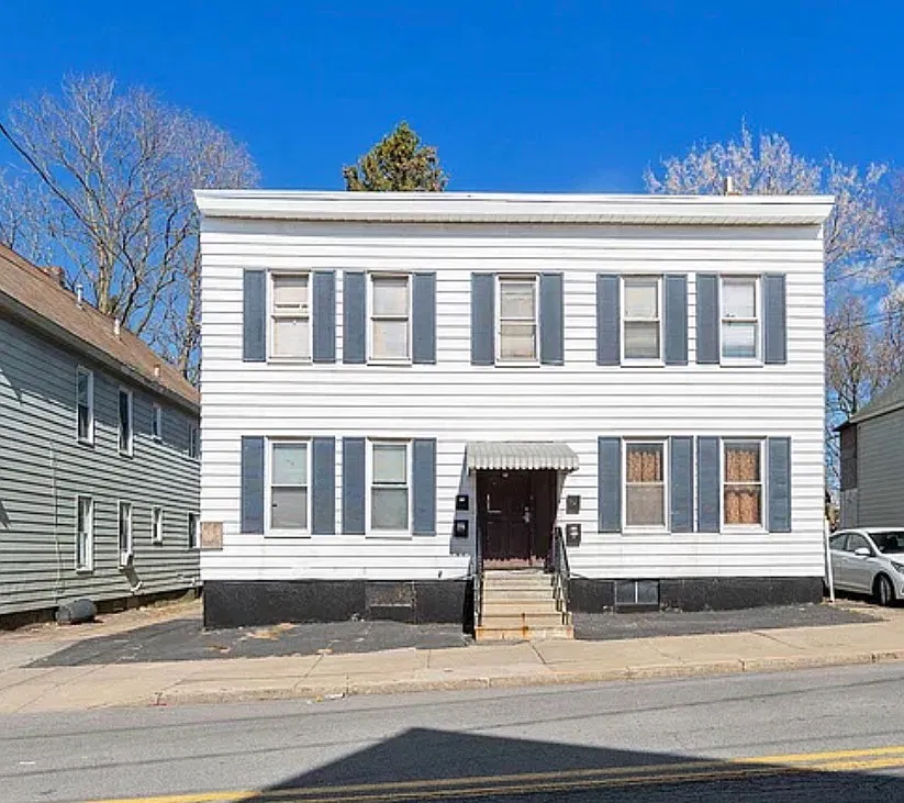 3 bed, $1,600 — Photo 1
