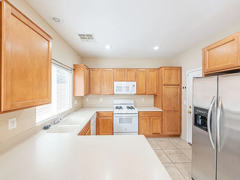 10243 Midnight Glow Ct — Photo 5