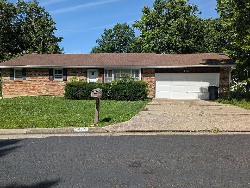 2513 Lilac Dr