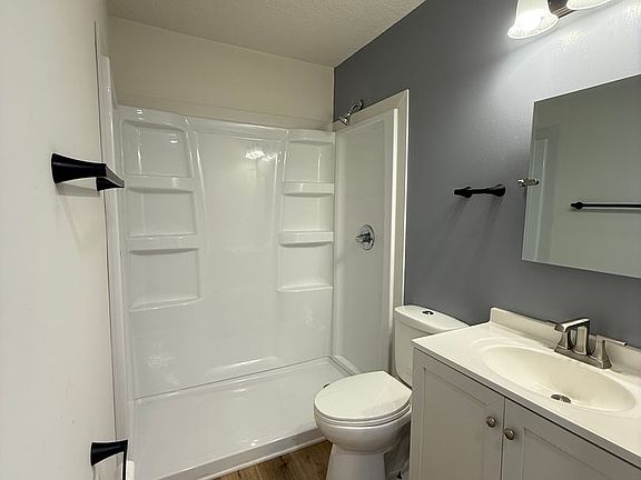 5th image of 212 W School St #1