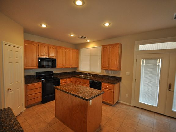 4th image of 762 Fontayne Ave
