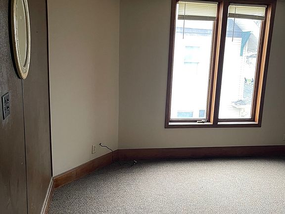 3rd image of 109 Forest Ave #4