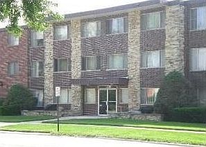 Front view of condo complex