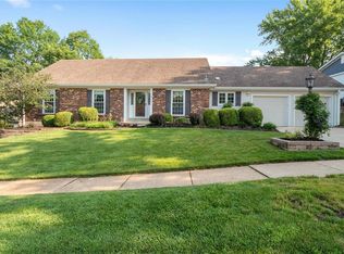 811 Big Bend Woods Dr, Ballwin, MO 63021