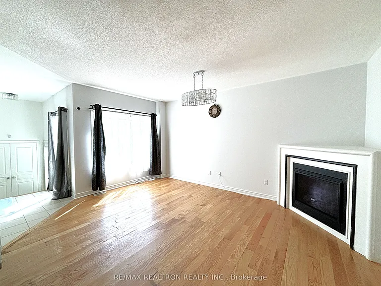 511 William Forster Rd — Photo 10