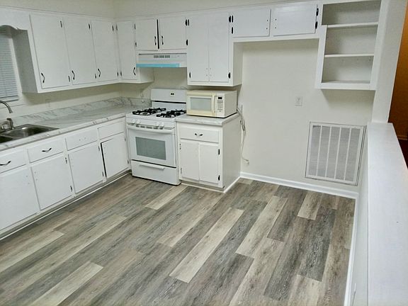3rd image of 213 Vildo Rd